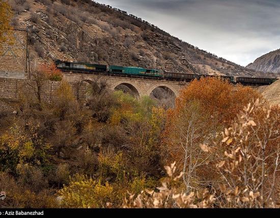 راه آهن مسیری از قطعه بهشت 